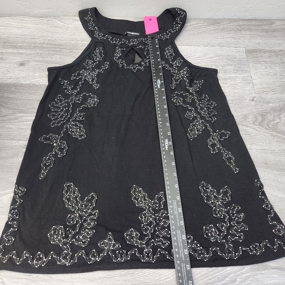 Lauren Michelle Black Top Size L‎ Embroidered Floral Swirl Keyhole Boat Neckline - Picture 5 of 13